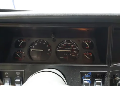 1988 Jeep Cherokee Limited z USA, uszkodzony, nr VIN 1JCMT7897JT219024